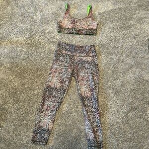 Fabletics Power Hold Leggings & Bra Set Size Medium